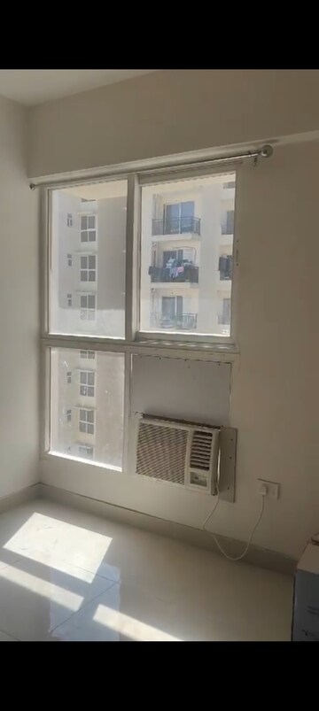 Floor Plan in 2.5 BHK Apartment at Signature Global Proxima, Sector 89 – for Rent