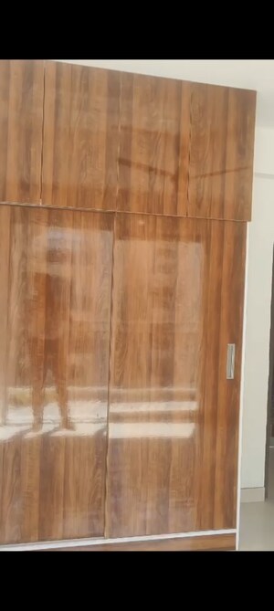 Furnished Amenities in 2.5 BHK Apartment at Signature Global Proxima, Sector 89 – for Rent