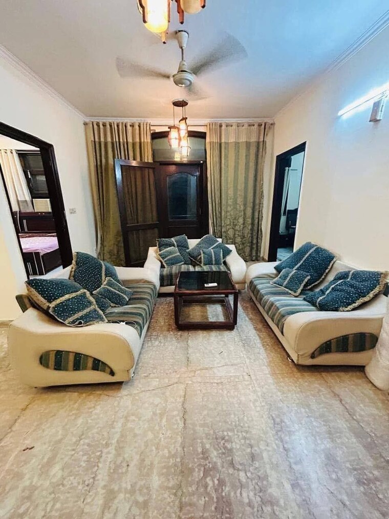 Living Room, freedom fighters enclave 3 Bedroom 1500 Sq.Ft. Apartment In Freedom Fighters Enclave Delhi 9644395