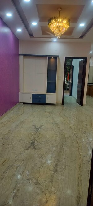 Room in 2 BHK Builder Floor at Vaishali Sector 2 – for Rent