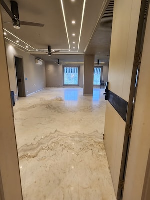 Room in 2 BHK Apartment at Ambience Mall, Sector 24 – for Rent