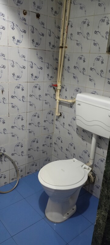 Bathroom in 1 BHK Apartment at Seawoods Sector 50 – for Rent