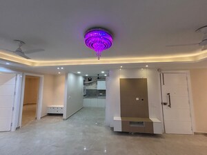 Room in 4 BHK Builder Floor at Green Fields Colony – for Sale