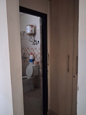 Furnished Amenities in 3 BHK Apartment at Amrapali Dream Valley, Tech Zone 4 Greater Noida – for Rent