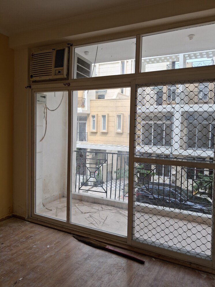 Balcony, amrapali-dream-valley 3 Bedroom 1715 Sq.Ft. Apartment In Tech Zone 4 Greater Noida Greater Noida 9644368