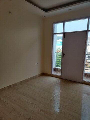 Room in 2 BHK Builder Floor at Palam Vihar – for Rent