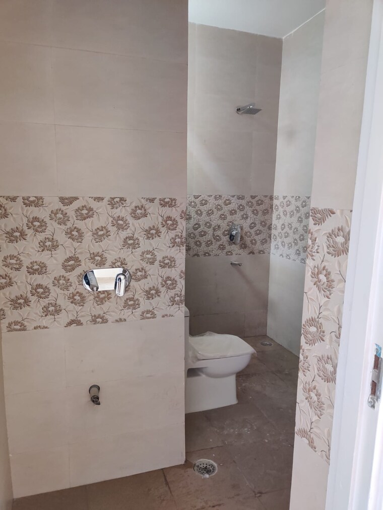 Bathroom, palam vihar 2 Bedroom 173 Sq.Ft. Builder Floor In Palam Vihar Gurgaon 9644403