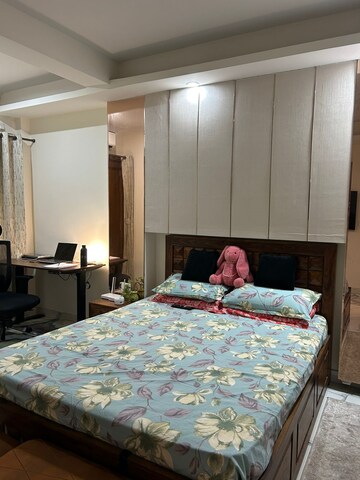Bedroom in 3 BHK Builder Floor at Vastu Apartments, Sector 55 – for Rent