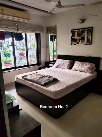 2 BHK Apartment For Sale in Mirchandani Triton, Santacruz West