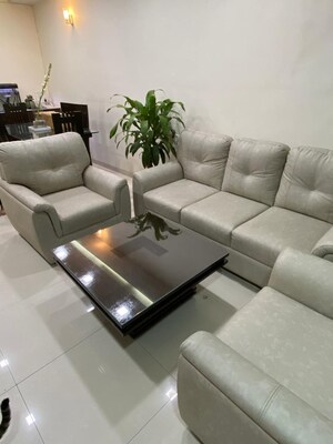 Living Room in 2 BHK Apartment at Mirchandani Triton, Santacruz West – for Sale