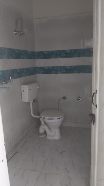 Attached Bathroom in 1.5 BHK Builder Floor at Mayur Vihar – for Rent
