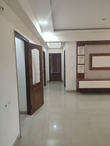 Room in 3 BHK Apartment at ATS Golf Meadows, Central Derabassi – for Rent