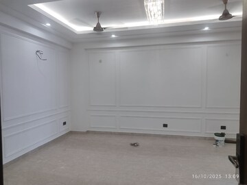 Bathroom in 3 BHK Apartment at Raj One Good Earth, Sector 71 – for Rent