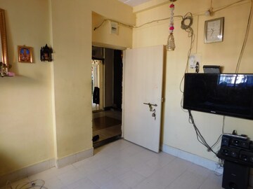 Room in 1 BHK Apartment at New Dindoshi Omkar CHS, Goregaon East – for Rent