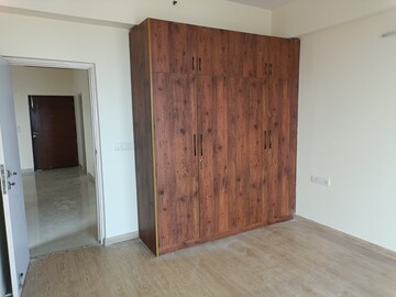 Room in 4 BHK Apartment at Tulip Violet, Sector 69 – for Rent