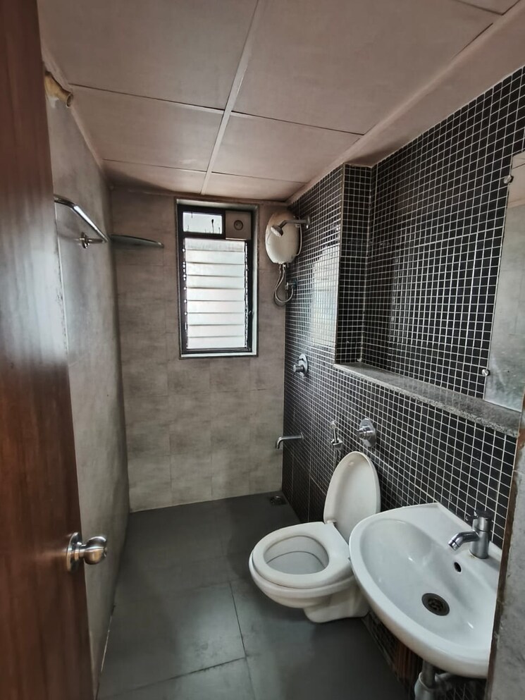 Bathroom, lodha-palava-city-lakeshore-greens 2.5 Bedroom 1080 Sq.Ft. Apartment In Dombivli East Thane 9644646