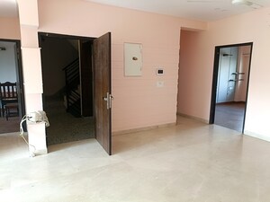 Furnished Amenities in 4 BHK Apartment at Tulip Violet, Sector 69 – for Rent