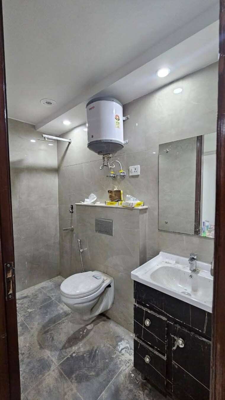 Bathroom, saket 2 Bedroom 1000 Sq.Ft. Builder Floor In Saket Delhi 9644673