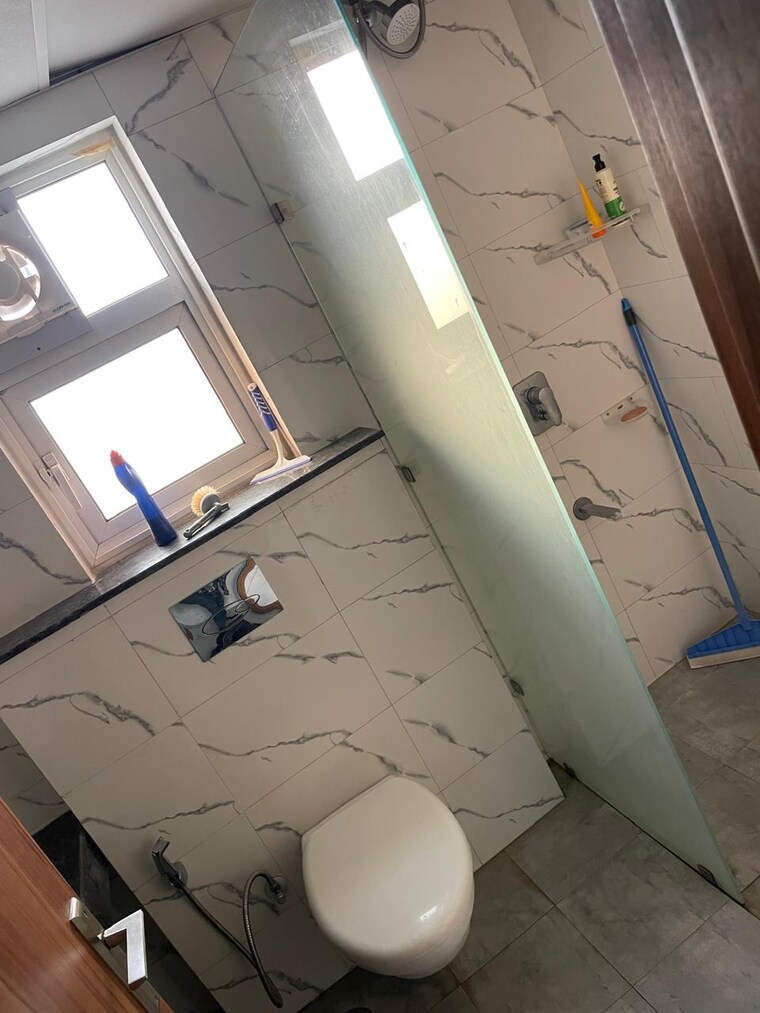 Bathroom, gomti nagar 4 Bedroom 2500 Sq.Ft. Apartment In Gomti Nagar Lucknow 9644733