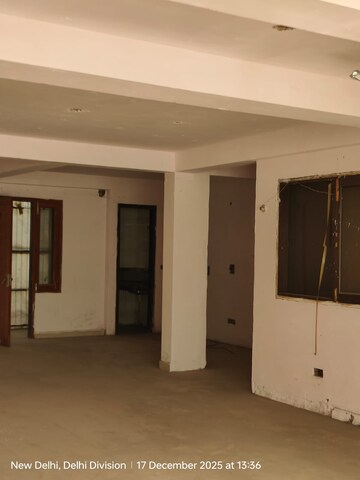 Building Lobby in  Showroom at Sector 29 – for Rent