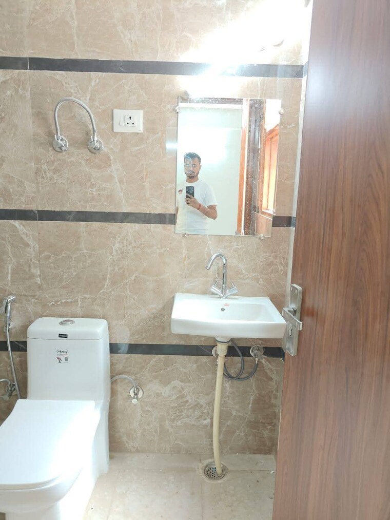 Bathroom, saket 2 Bedroom 1000 Sq.Ft. Builder Floor In Saket Delhi 9644748
