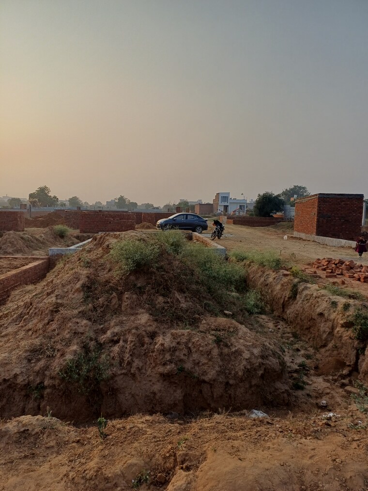 Garden, nacholi  62 Sq.Yd. Plot In Nacholi Faridabad 9644749