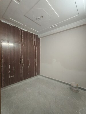 Room in 2 BHK Builder Floor at Dwarka Mor – for Rent