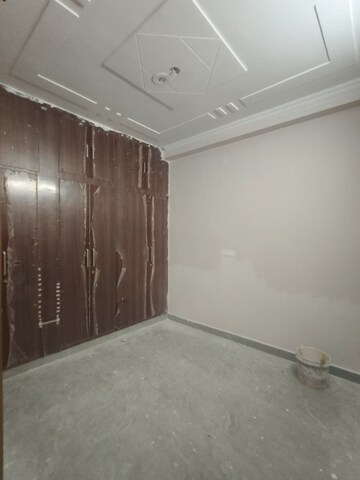 Room in 2 BHK Builder Floor at Dwarka Mor – for Rent