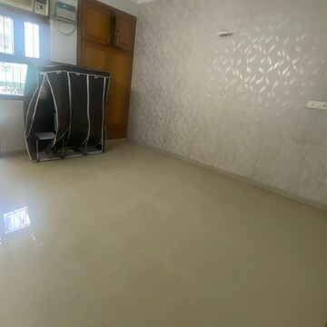 Room in 3 BHK Independent House at Sector 21c – for Rent