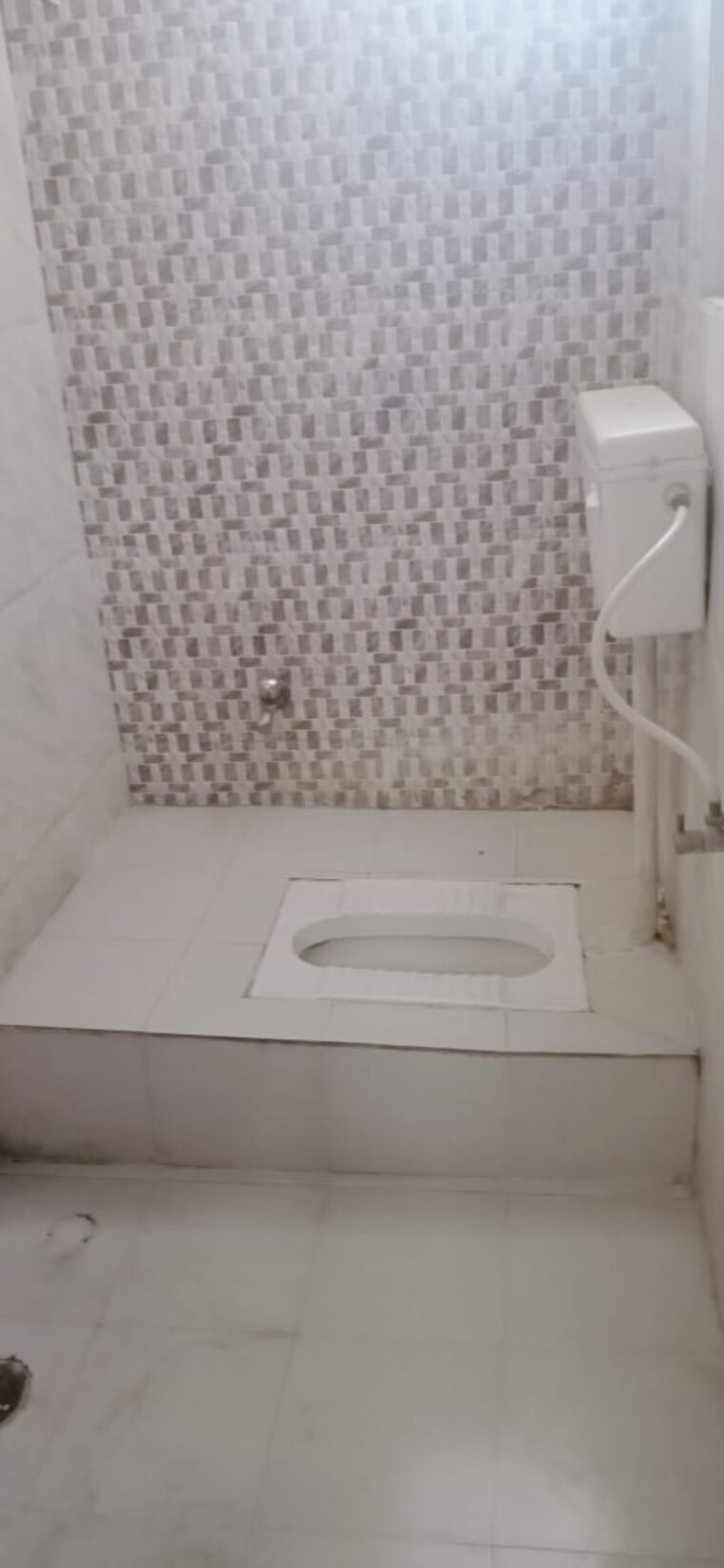 Bathroom, singh-tower 2.5 Bedroom 1000 Sq.Ft. Apartment In Vikas Nagar Lucknow 9644828