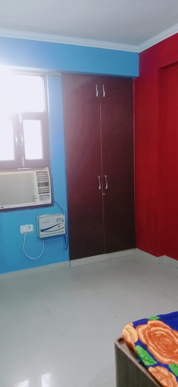 Furnished Amenities in 2.5 BHK Apartment at Singh Tower, Vikas Nagar – for Rent