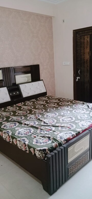 Bedroom in 2.5 BHK Apartment at Singh Tower, Vikas Nagar – for Rent