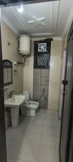 Parking in 2 BHK Builder Floor at Khirki Extension – for Rent