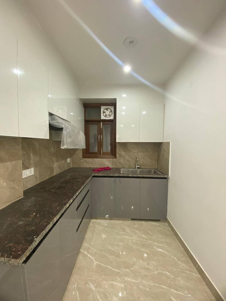 Kitchen, sainik farm 3 Bedroom 1500 Sq.Ft. Apartment In Sainik Farm Delhi 9644870
