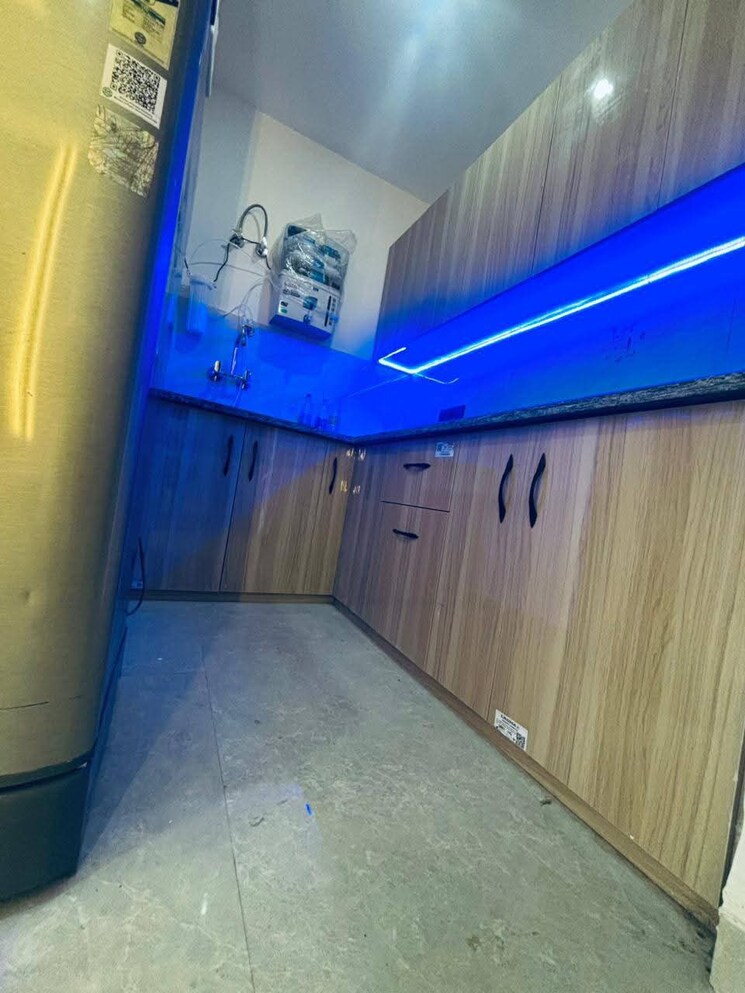 Kitchen, paryavaran complex 3 Bedroom 1500 Sq.Ft. Apartment In Paryavaran Complex Delhi 9644927