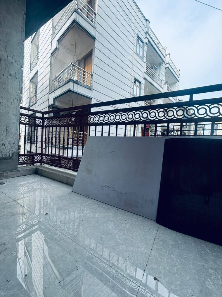 Balcony, paryavaran complex 3 Bedroom 1500 Sq.Ft. Apartment In Paryavaran Complex Delhi 9644927