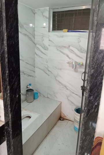 Bathroom in 6 BHK Independent House at Jodhpur Park – for Sale