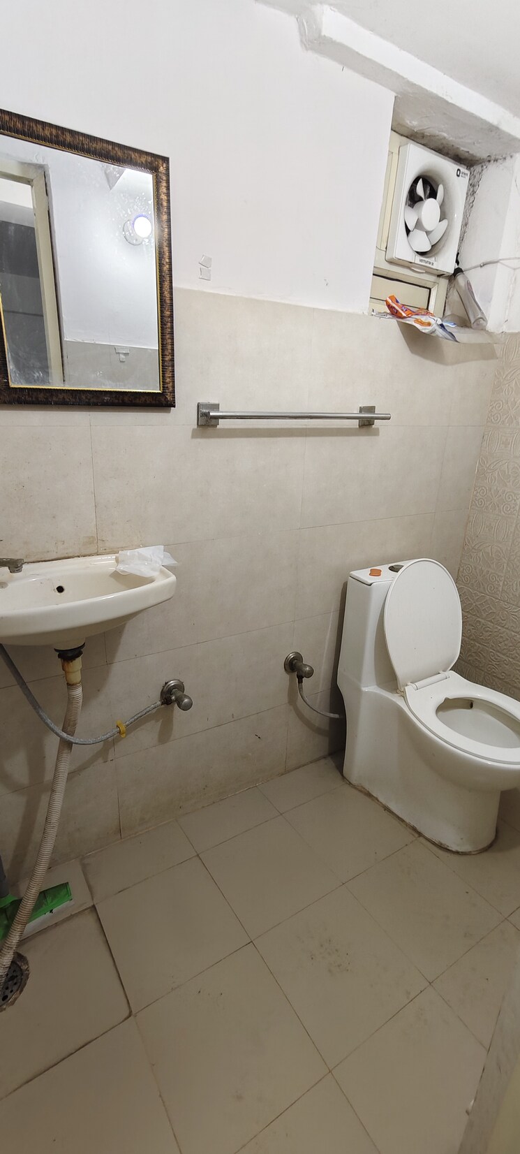 Bathroom, dwarka 1 Bedroom 380 Sq.Ft. Apartment In Dwarka Delhi 9644968