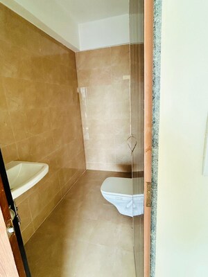 Furnished Amenities in 2.5 BHK Apartment at Sheth Vasant Lawns, Laxmi Nagar – for Sale