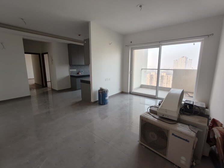 Living Room, tulip-yellow 3 Bedroom 1704 Sq.Ft. Apartment In Sector 69 Gurgaon 9645018