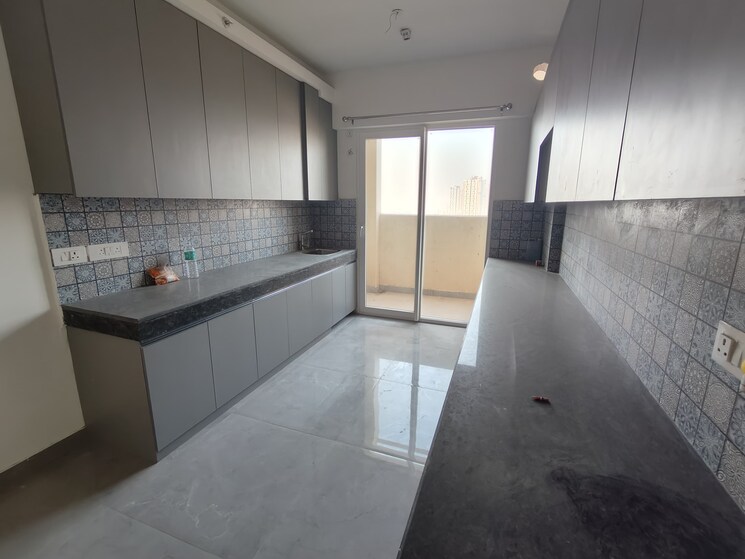 Kitchen, tulip-yellow 3 Bedroom 1704 Sq.Ft. Apartment In Sector 69 Gurgaon 9645018