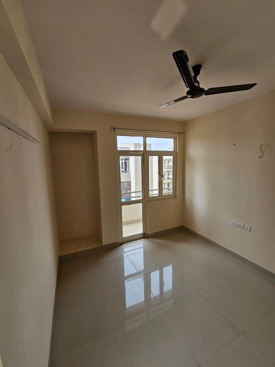 1 BHK + Extra Room Apartment For Rent in Wave Dream Homes