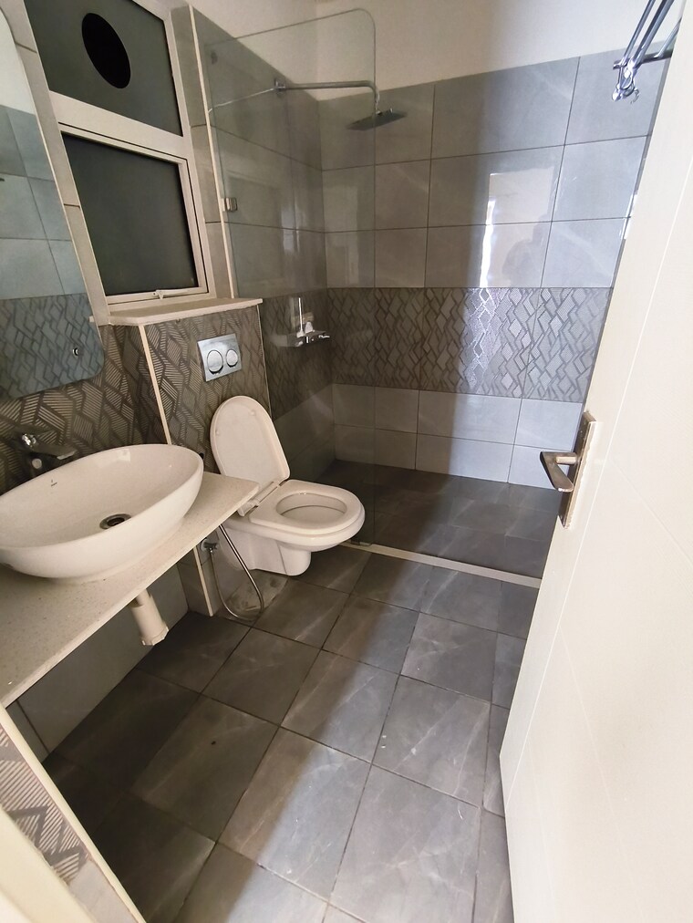 Bathroom, ashiana-anmol-phase-2 2 Bedroom 1275 Sq.Ft. Apartment In Sohna Sector 33 Gurgaon 9645139