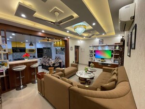 2 BHK Apartment For Rent in VVIP Homes, Gaur City 2