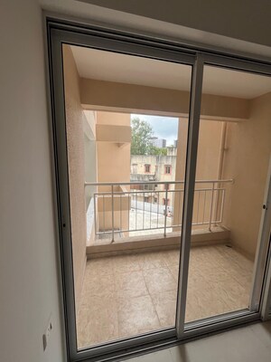 Room in 2 BHK Apartment at Laxmi Homes Yerwada, Yerawada – for Rent