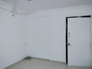 Room in 3 BHK Apartment at Tilak Nagar – for Rent