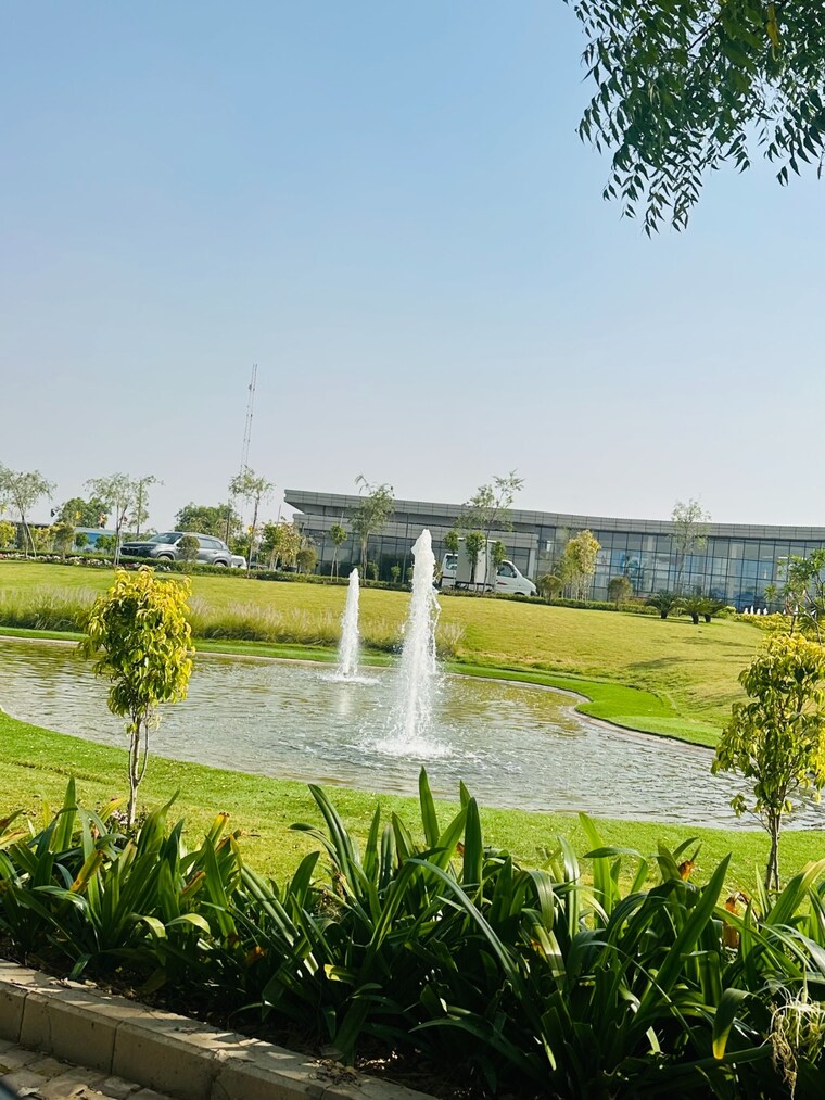 Garden, signature-global-city-of-colours  124 Sq.Yd. Plot In Nh 8 Gurgaon 9645245