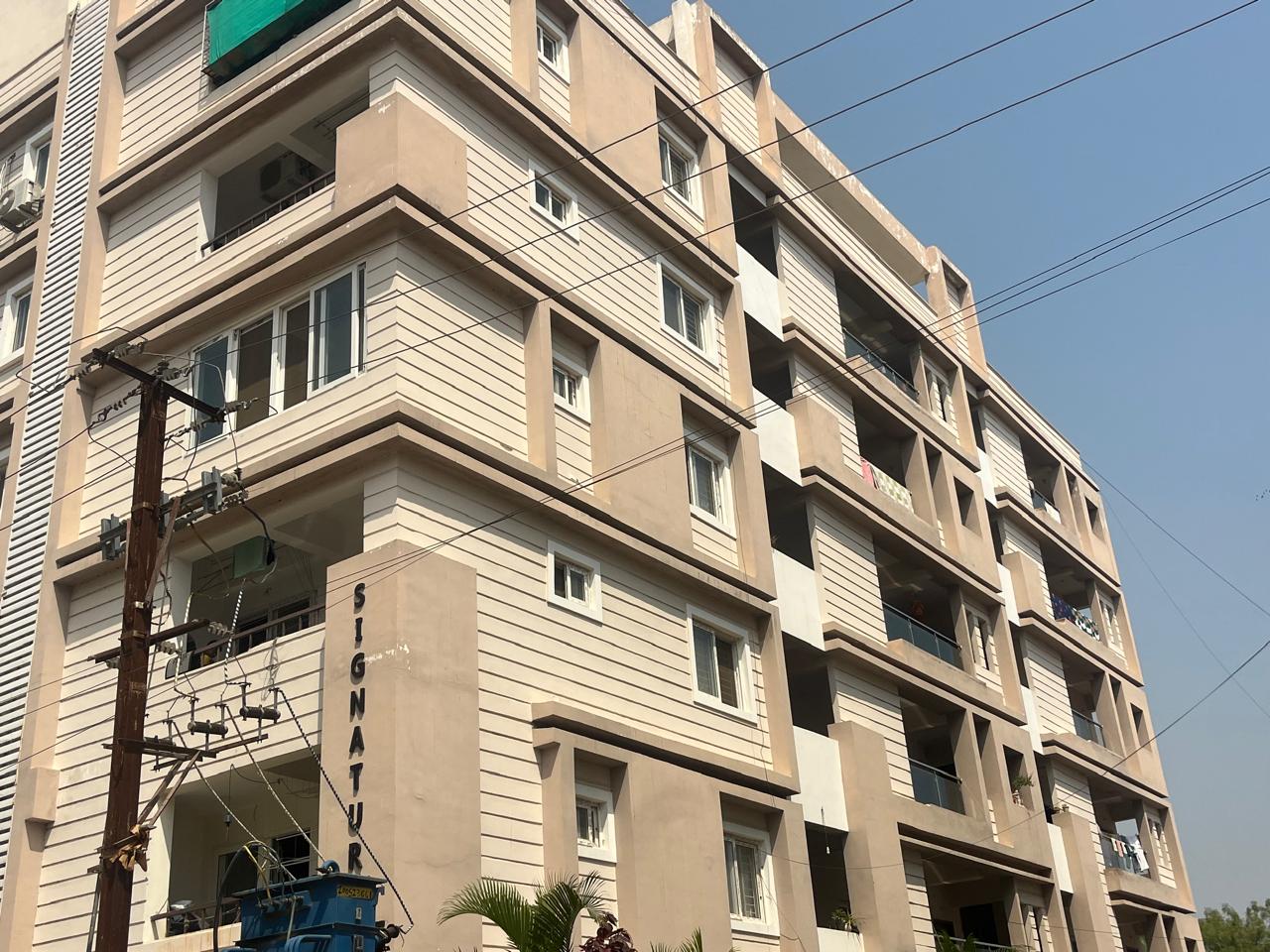 4 BHK + Pooja Room Apartment For Sale in Signature Pride