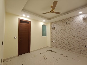 Room in 3 BHK Apartment at Aradhya Homes, Sector 67a – for Rent