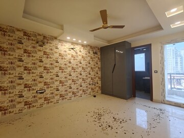 Room in 3 BHK Apartment at Aradhya Homes, Sector 67a – for Rent